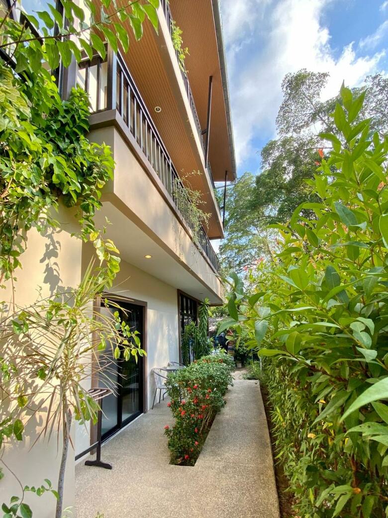 Hostal Pensiri House