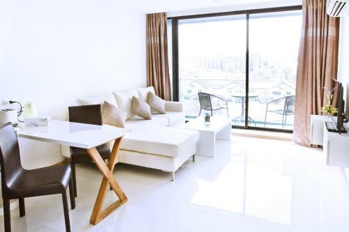 Acqua Apartments