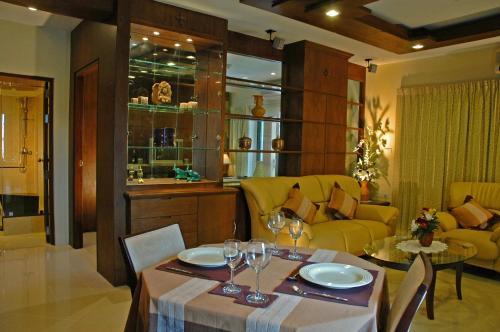 Aparthotel Whitehouse Condotel