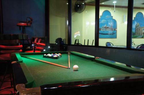 Max Hotel