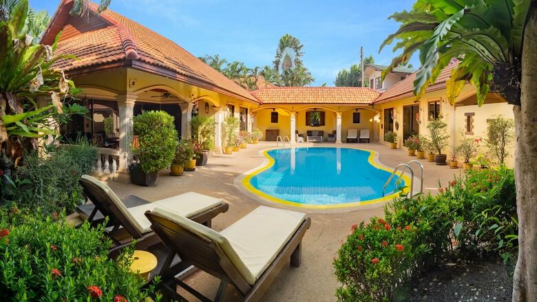 Coconut Paradise Villas