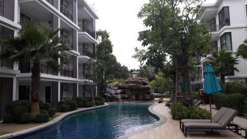 Apartamentos The Title Beach Front