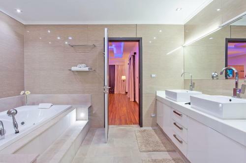 Royale Grand Villa