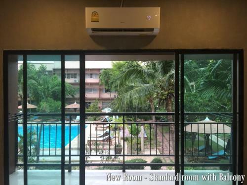 Basaya Beach Hotel & Resort