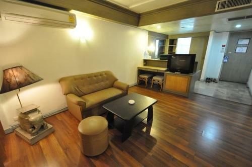 Basaya Beach Hotel & Resort
