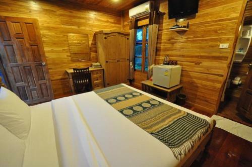 Basaya Beach Hotel & Resort