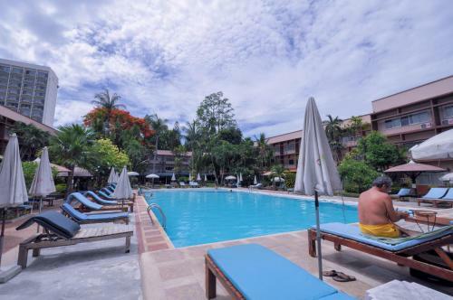 Basaya Beach Hotel & Resort