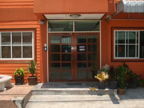 Hostal Aura House