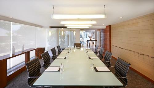 Hotel Woodlands Suites Serviced Residences