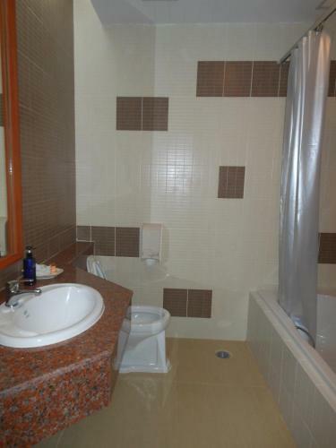 Long Beach Cha-am Hotel