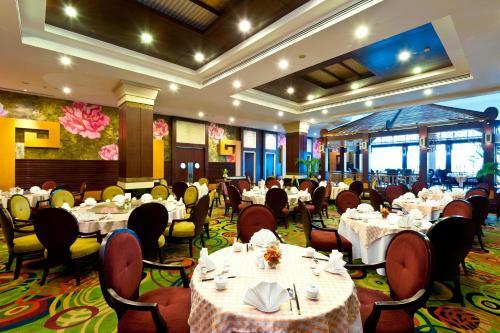 Hotel Grand Pacific Sovereign Resort & Spa