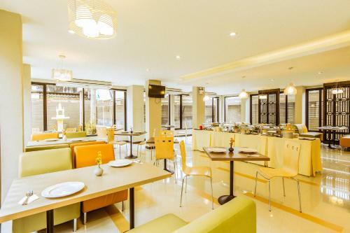 De Hug Hotel & Residence