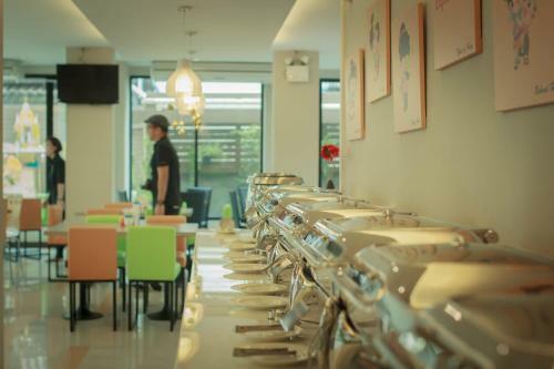 De Hug Hotel & Residence