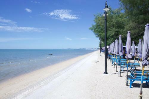 Hostal Golden Guesthouse By The Beach Cha Am