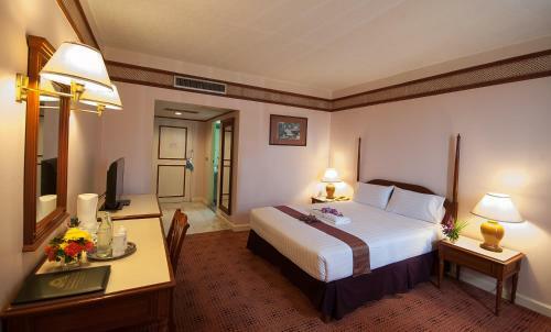Diamond Plaza Hotel