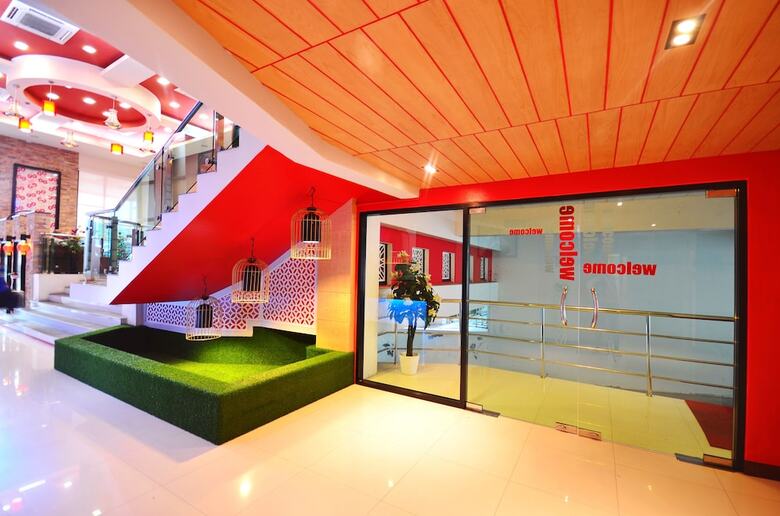 Pb Grand Hotel
