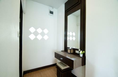 Lanta Nice Beach Resort