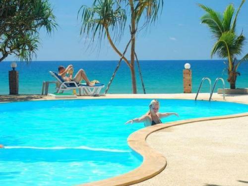 Lanta Nice Beach Resort