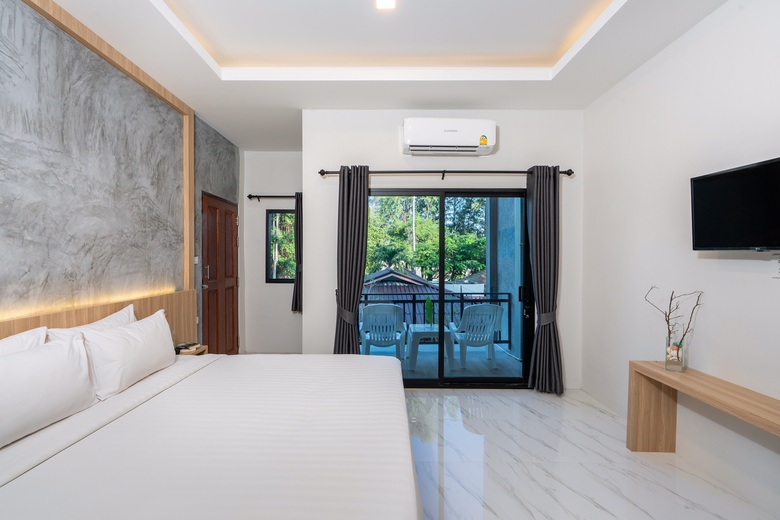 Hotel Kaw Kwang Beach Resort