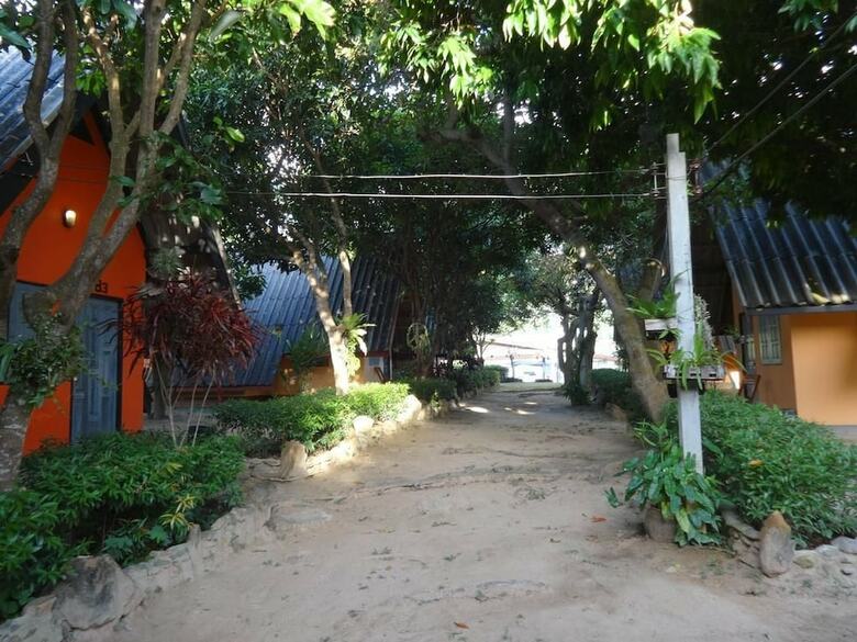 Lodge Cashewnut Tree Bungalows
