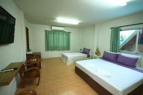 Hotel J.holiday Inn
