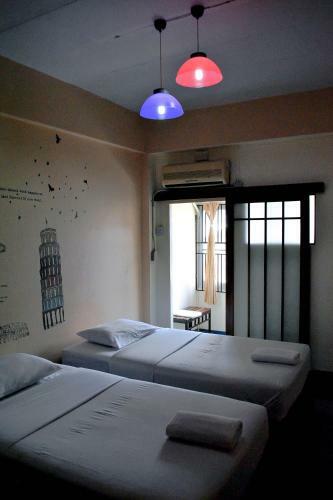 Hostal Manee House
