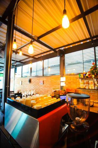 Hostal Manee House