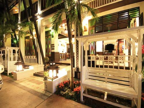 Dee Andaman Hotel