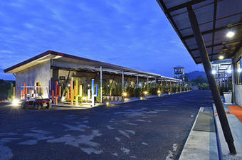 Hotel The Oasis Resort
