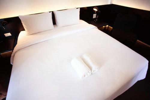 Bed Phrasingh Hotel