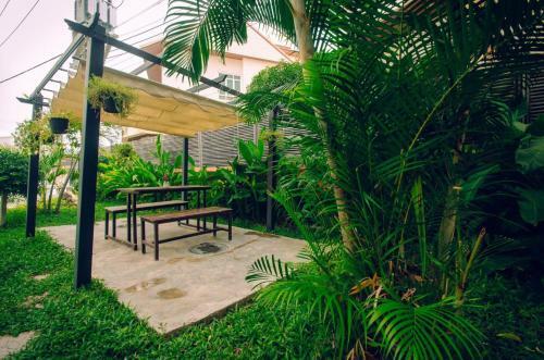 Th Beach Hotel