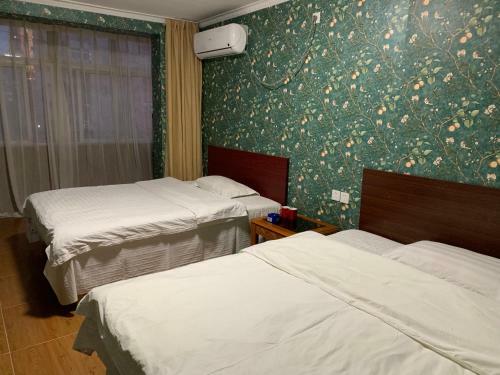 Wolongpu Hotel
