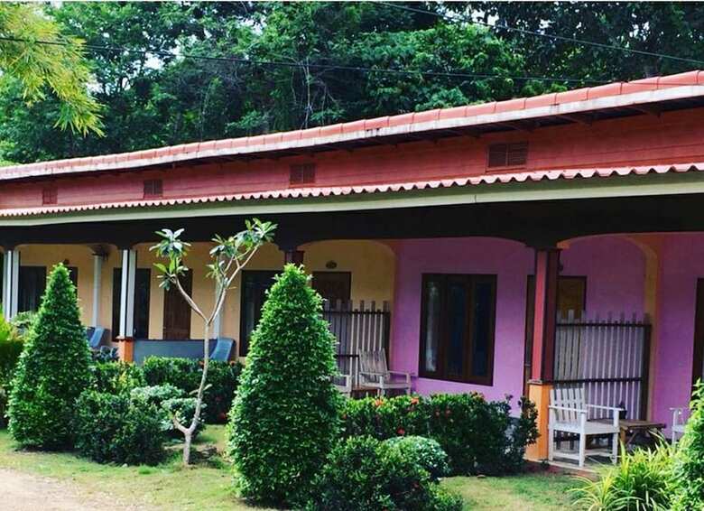 Hostal Phu Lanta Life