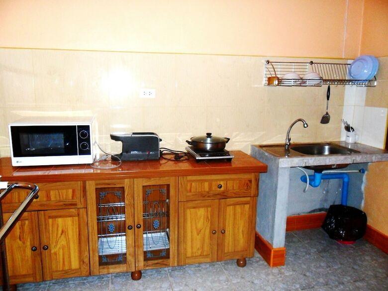 Hostal Phu Lanta Life