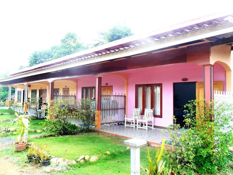 Hostal Phu Lanta Life