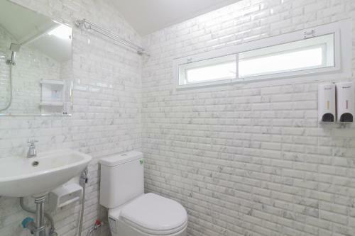 Hostal Rendezvous Guesthouse
