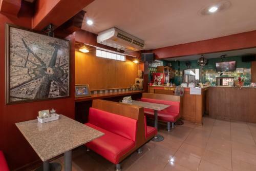 Hostal Rendezvous Guesthouse