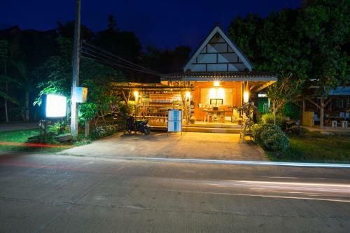 Hostal Phuchawee Lanta