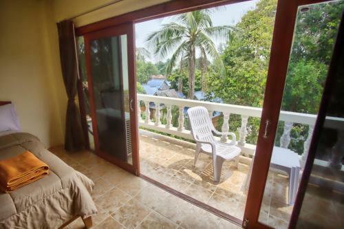 Lanta Hugs Hostel