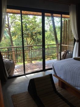 Hotel Alama Sea Village Resort