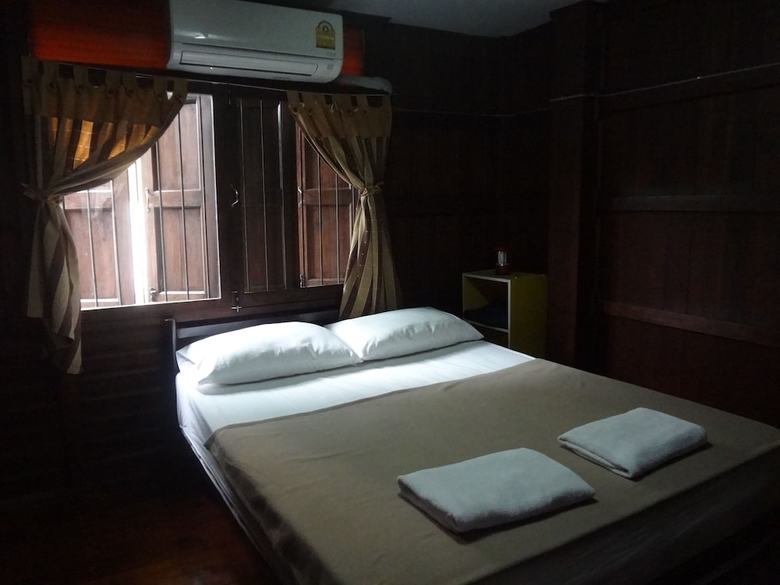 Bed & Breakfast Baan Mai Guesthouse