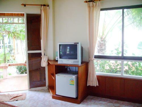 Lanta Palm Beach Resort