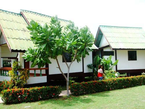 Lanta Palm Beach Resort