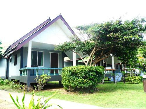 Lanta Palm Beach Resort