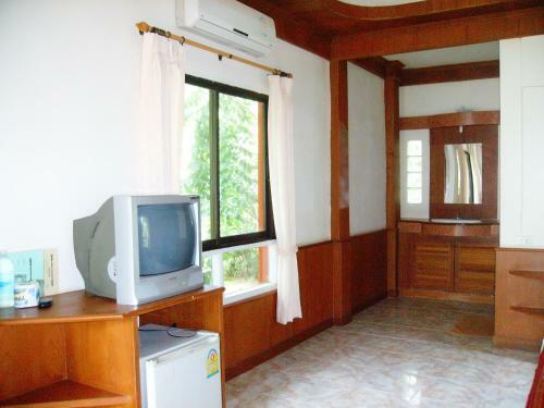Lanta Palm Beach Resort
