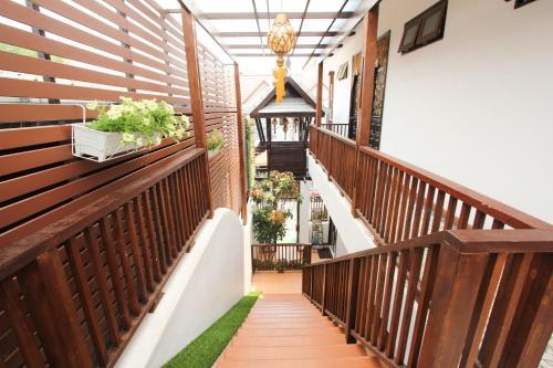 Hotel Ratchiangsaen Flora House