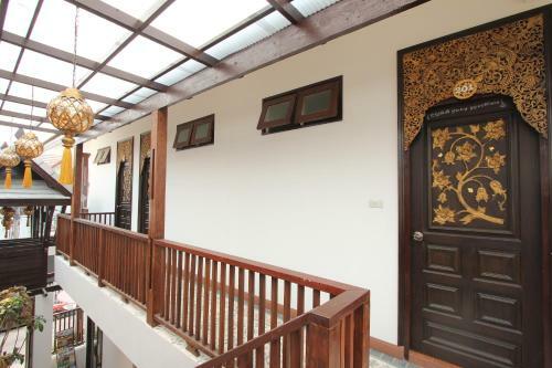 Hotel Ratchiangsaen Flora House