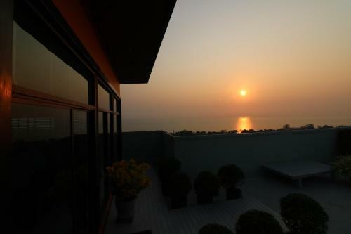 Huahin Grand Hotel And Plaza