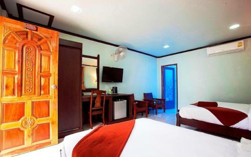 Hotel Lanta Coral Beach Resort
