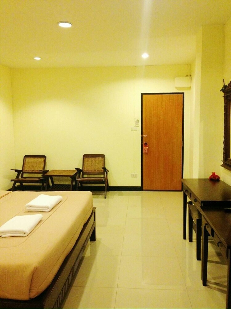 Hotel Natee Place